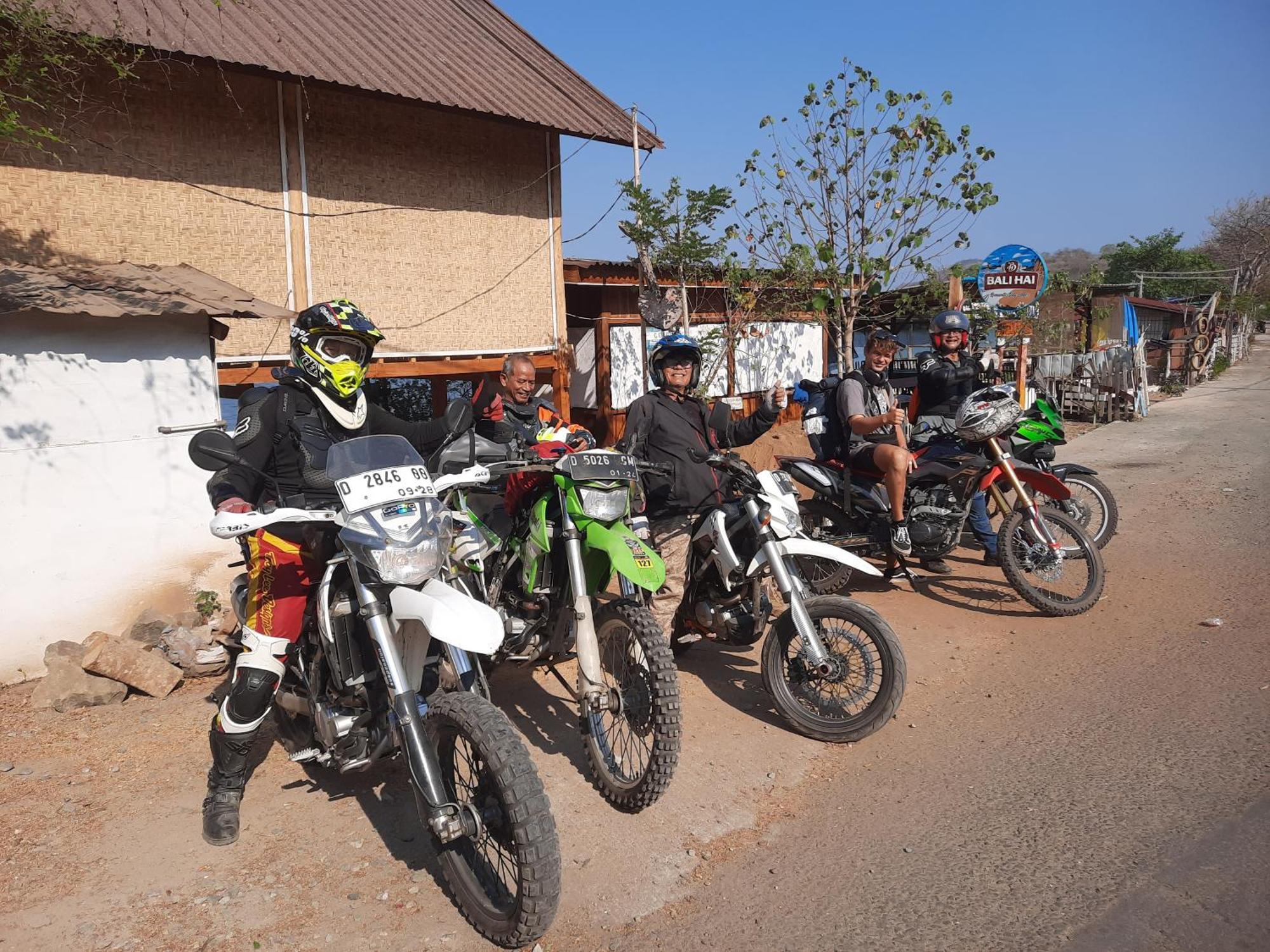 Boneputeh Homestay Taliwang Ngoại thất bức ảnh