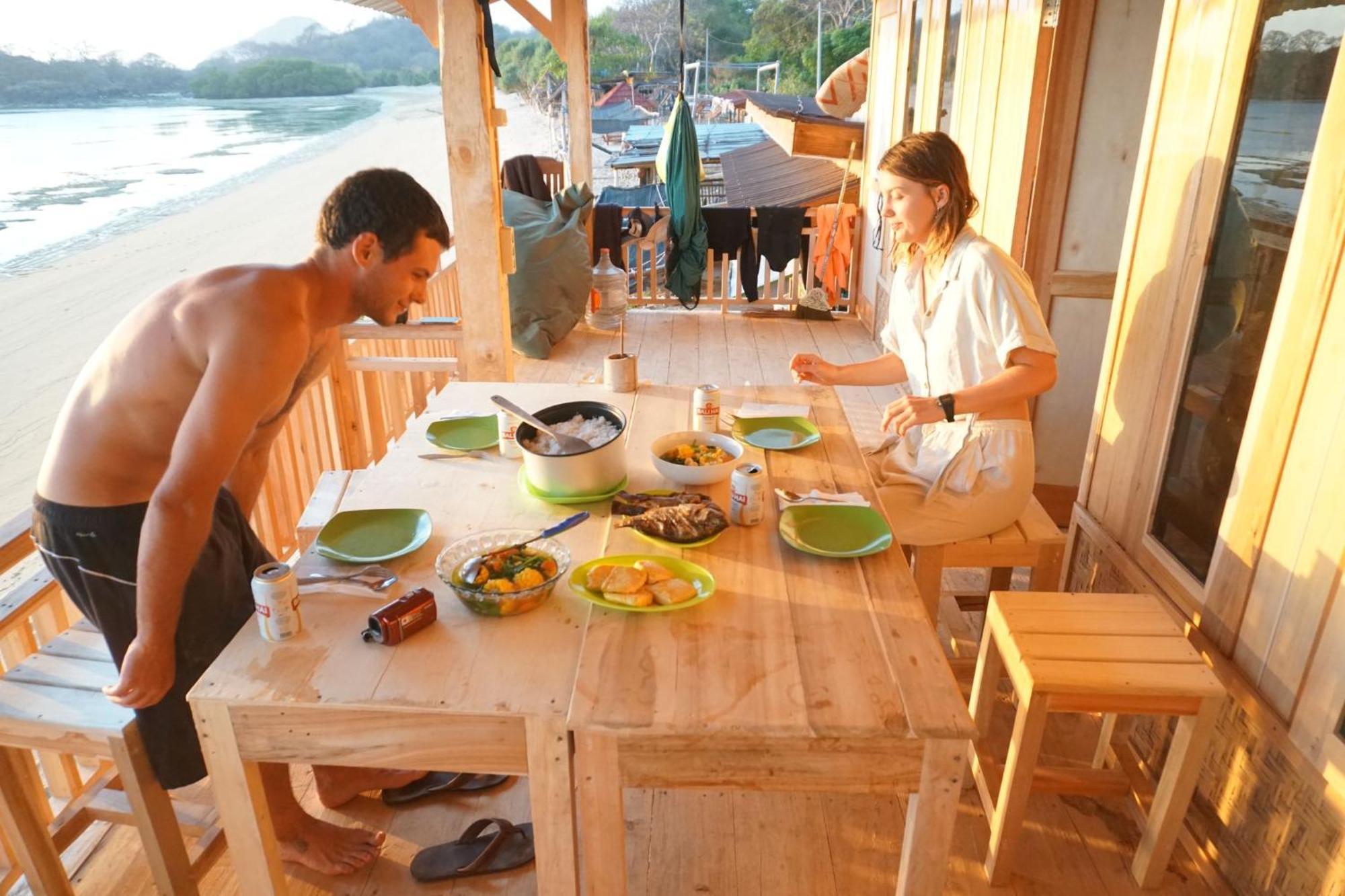 Boneputeh Homestay Taliwang Phòng bức ảnh